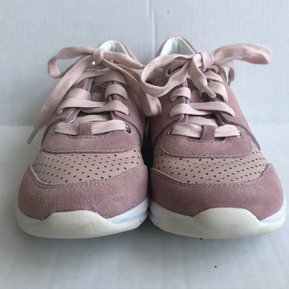 Foot petals “Bea” comfort tennis shoe sneaker